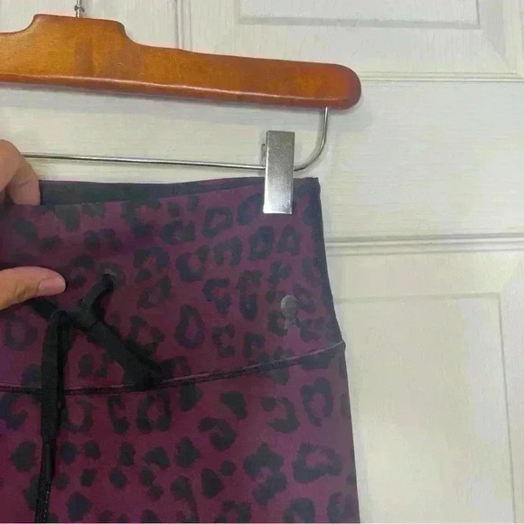 Good American Women's The Cinched Waist Ombré Leopard 7/8 Leggings Sz 0 - Picture 4 of 10